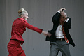 Foto Romeo und Julia  Karen Schweim als Lady Capulet mit Sascha Römisch als Capulet Theater Ingolstadt Spielzeit 06 07 